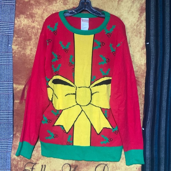 FORUM NOVELTIES INC.-men’s red long sleeve crewneck ‘ALL WRAPED UP SWEATER’ - Picture 1 of 10